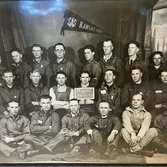 Antique Photo Harry Byers and Kansas Sweeney Tractor Machine Company Class - Picture 4 of 11